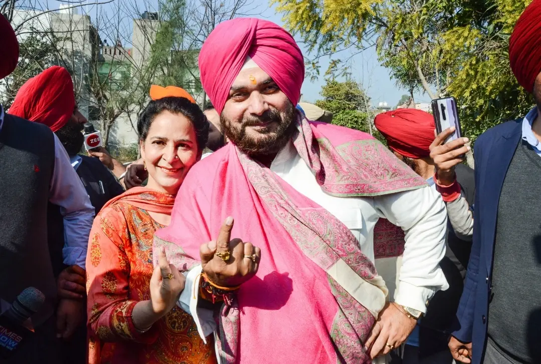 Navjot Singh Sidhu and his wife Navjot Kaur | Photo: PTI