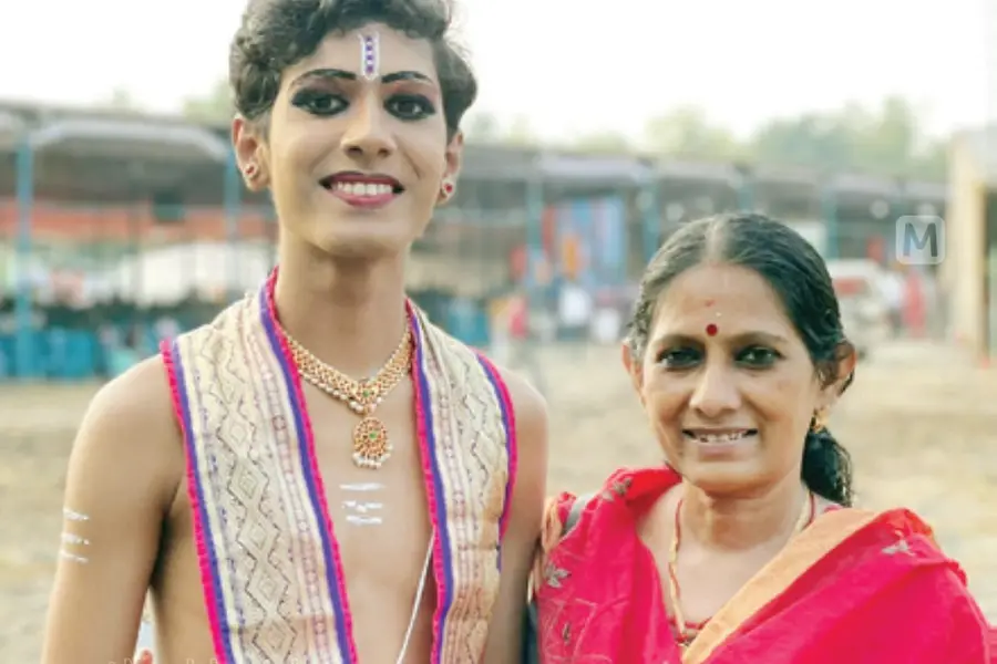 പഠിപ്പിച്ചതും മേക്കപ്പിട്ടതും അമ്മ; ശ്യാംജിത്തിന് കുച്ചിപ്പുടിയില് എ ഗ്രേഡ്