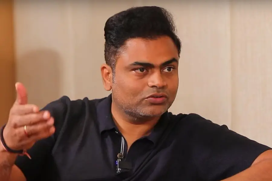 എന്തിനാണ് സീരിയലുകളെ ഡീഗ്രേഡ് ചെയ്യുന്നത്? വിമർശനങ്ങൾക്ക് മറുപടിയുമായി വാരിസ് സംവിധായകൻ