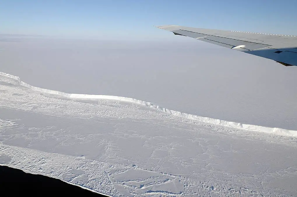 ബ്രന്റ് ഐസ് ഷെല്ഫ് | Photo: By NASA/Michael Studinger - Brunt Ice Shelf, Public Domain, https://commons.wikimedia.org/w/index.php?curid=24450374