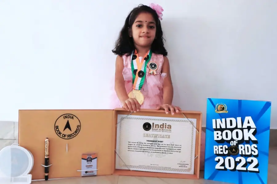 പ്രായം കുറഞ്ഞ കവയിത്രി; ആഗ്ന യാമിക്ക് ഇന്ത്യാ ബുക്ക് ഓഫ് റെക്കോര്ഡ്സ്