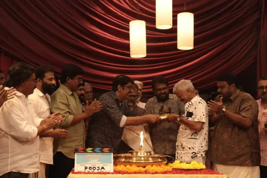 എസ്.എന്‍. സ്വാമി ആദ്യമായി സംവിധാനം ചെയ്യുന്ന ചിത്രത്തിന് പ്രൗഢഗംഭീരമായ തുടക്കം