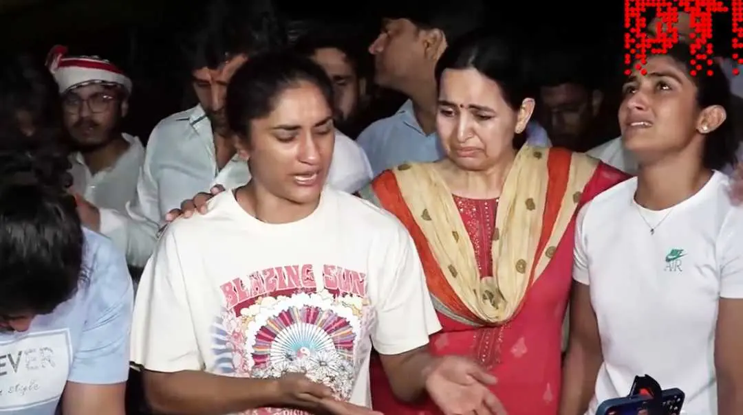 വിനേഷ് ഫൊഗട്ട് മാധ്യമങ്ങളോട് സംസാരിക്കുന്നു | ഫോട്ടോ: screen grab from PTI video