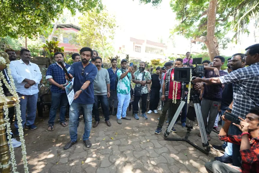 മിഥുൻ മാനുവലിന്റെ തിരക്കഥയിൽ അജുവും അനൂപ് മേനോനും ഒന്നിക്കുന്ന ഹൊറർ ത്രില്ലർ; 'ഫീനിക്സ്' ആരംഭിച്ചു