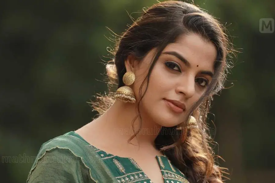 നിഖില വിമല് കണ്ട കണ്ണൂര് മുസ്ലിം കല്യാണത്തിലുണ്ട് കാണാതെ പോയ ചില ഉള്ക്കാഴ്ചകള് | താഹ മാടായി