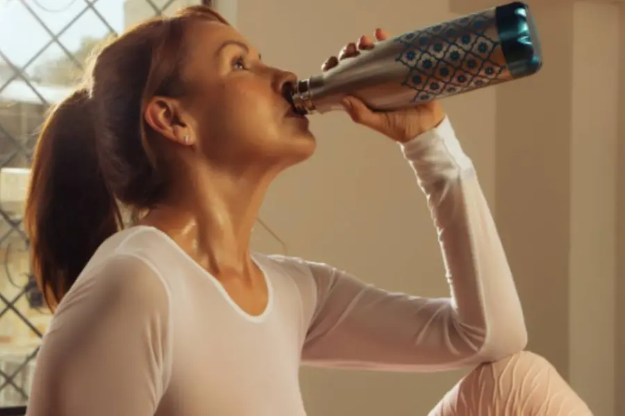 എരിവും ഉപ്പും പുളിയും കുറയ്ക്കണം, ചെറു ചൂടുവെള്ളം കുടിക്കാം; ശീലങ്ങൾ മാറ്റി ചൂടിനെ ചെറുക്കാം