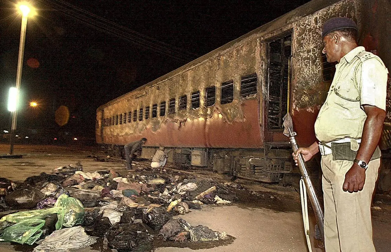 ഗോധ്ര ട്രെയിന് തീവെപ്പ് | File Photo - AFP