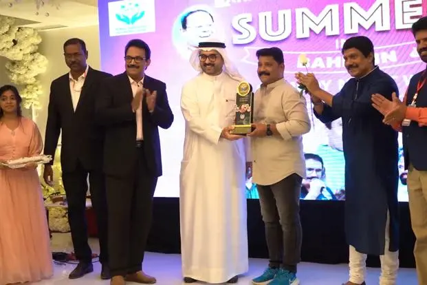 വോര്ക്കാ ബഹ്റൈന് പ്രഥമ ഇന്നസെന്റ് അവാര്ഡ് കലാഭവന് ജോഷിക്ക് സമ്മാനിച്ചു