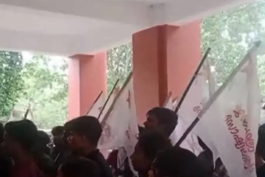 പുറത്താക്കിയ SFI നേതാക്കളെ തിരിച്ചെടുക്കണമെന്നാവശ്യപ്പെട്ട് സമരം; ചേർത്തല എൻഎസ്എസ് കോളേജ് അടച്ചു