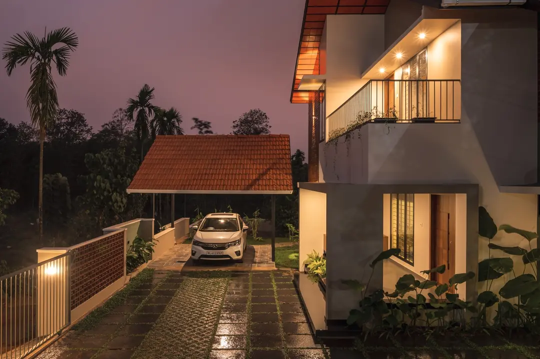 മലപ്പുറം നിലമ്പൂരില് ഷൈജുവിന്റേയും മിലിയുടേയും പുതിയ വീട്