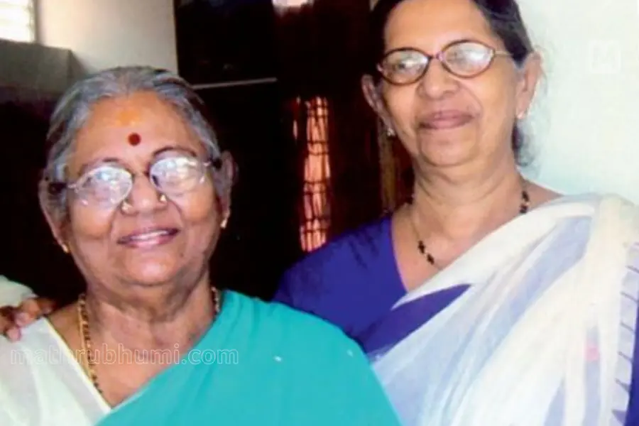 ഹരിശ്രീ പഠിപ്പിച്ച് തമിഴത്തിക്കുട്ടിയെ സിനിമവരെയെത്തിച്ചു; സാറാതോമസും വത്സലാറാണിയും, ഒരപൂര്വസൗഹൃദം!