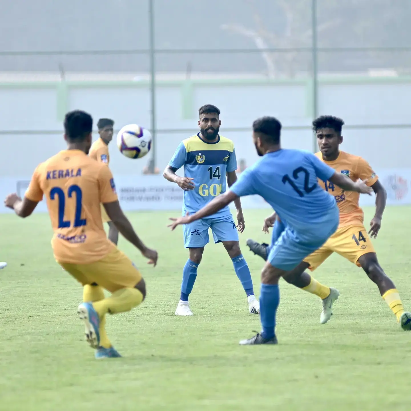 സന്തോഷ് ട്രോഫി മത്സരത്തിനിടെ | Photo:Twitter: @IndianFootball