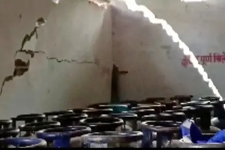 ജോഷിമഠിന് പിന്നാലെ ഉത്തരാഖണ്ഡിലെ തെഹ്രി ഗര്വാലിലും വിള്ളലുകള്; നാട്ടുകാർ ഭീതിയിൽ