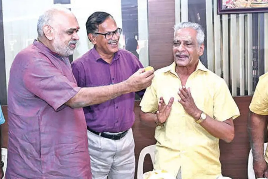ഓര്മകളിലേക്ക് കൊട്ടിക്കയറി കിഴക്കൂട്ട് പാറമേക്കാവില്; ആദ്യമേളം ഇന്ന്