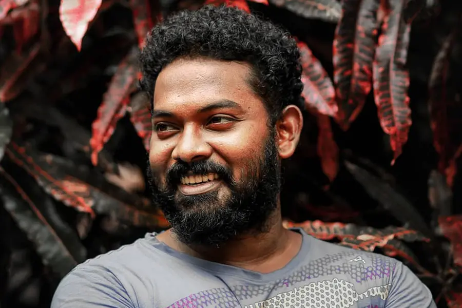 അച്ഛൻ ടിക്കറ്റ് കൊടുക്കാൻ നിന്ന തിയേറ്ററിൽ നായകനായുള്ള ആദ്യചിത്രം പ്രദ ...