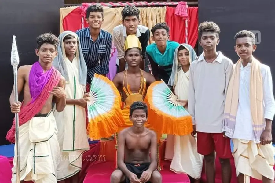 ആദ്യ കലോത്സവം, പരിശീലിച്ചത് രണ്ടു ദിവസം; നാടകവേദിയും സദസ്സും കീഴടക്കി ഈ മിടുക്കര്