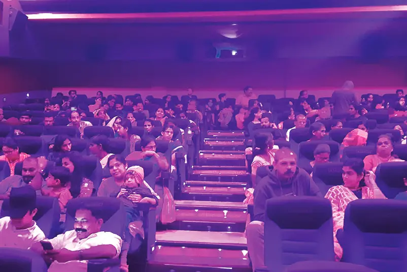 അഭ്രപാളിയില് സ്വന്തം നാട്; ആവേശത്തില് വളയത്തുകാര്