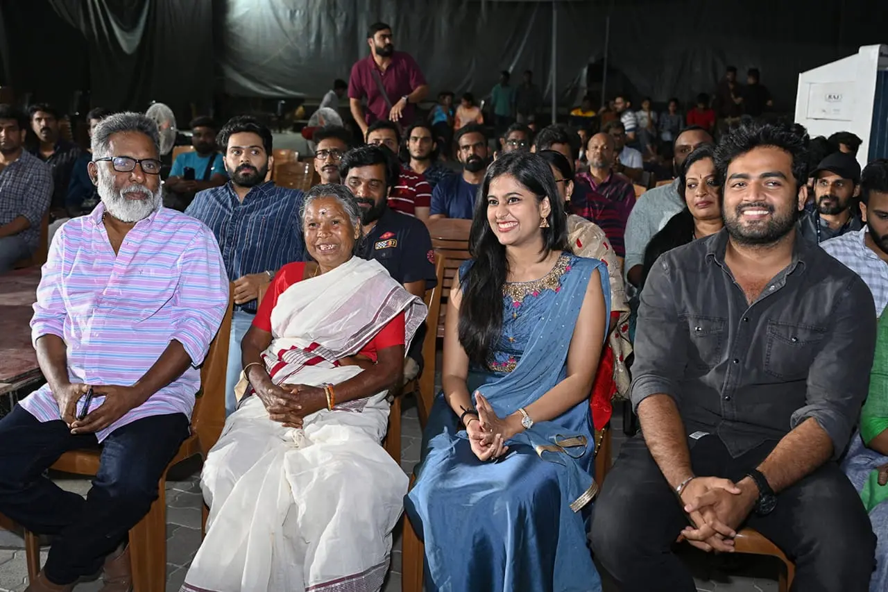 മൃദു ഭാവേ ദൃഢ കൃത്യേ യുടെ ഫസ്റ്റ് ലുക്ക് പോസ്റ്റർ റിലീസ് ചടങ്ങിൽ ഷാജൂൺ കാര്യാൽ, നഞ്ചിയമ്മ, ശ്രവണ, സൂരജ് സൺ എന്നിവർ
