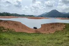 കടുവയും രാജവെമ്പാലയും വാഴുന്ന ശെന്തുരുണിക്കാട്ടിലെ പറുദീസ; ഇടിമുഴങ്ങാന്‍ പാറയിലേക്ക്