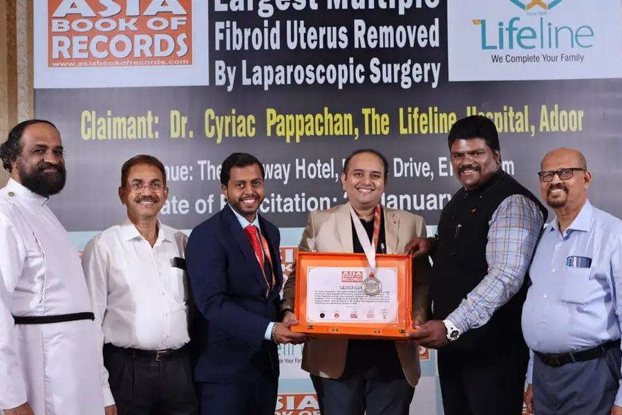 ഏറ്റവും ഭാരമുള്ള ഗർഭാശയം നീക്കം ചെയ്തു; റെക്കോഡ് നേട്ടവുമായി മലയാളി ഡോക്ടർ