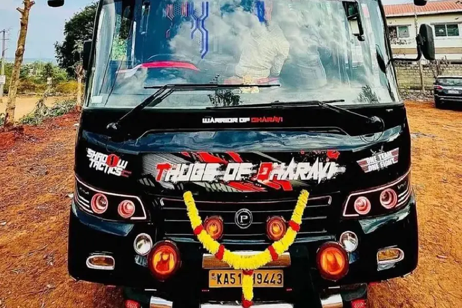വെള്ളയടിച്ച് വെടക്കാക്കാനില്ല; കേരള ടൂറിസ്റ്റ് ബസുകള് കൂട്ടത്തോടെ കര്ണാടകയിലേക്ക്