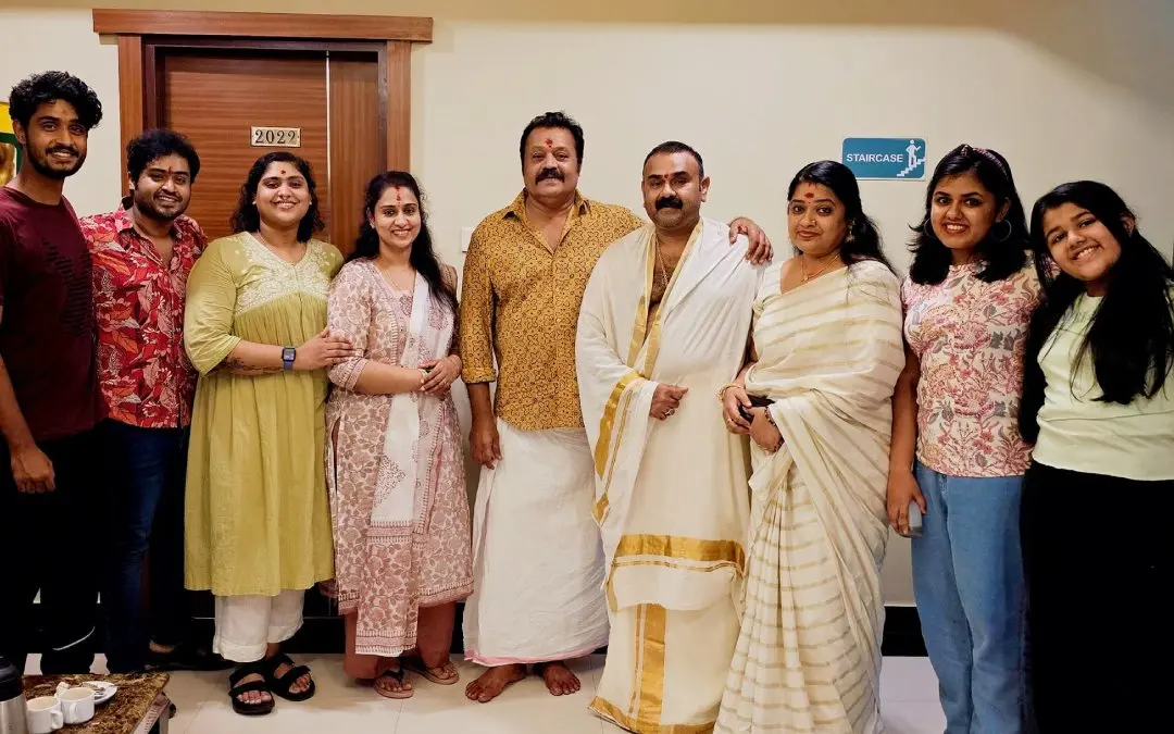 സുരേഷ് ഗോപിയും ഷാജുവും കുടുംബങ്ങൾക്കൊപ്പം | Photo: facebook/ shaju sreedhar