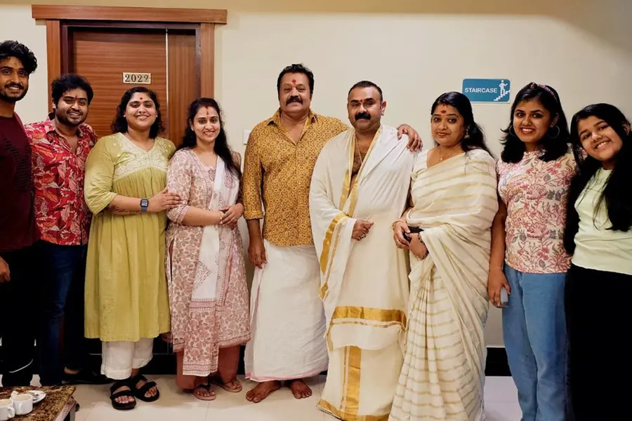 'താരജാഡകളില്ലാത്ത മനുഷ്യസ്നേഹി'; സുരേഷ് ഗോപിക്കും കുടുംബത്തിനും ഒപ്പമുള്ള ചിത്രവുമായി ഷാജു