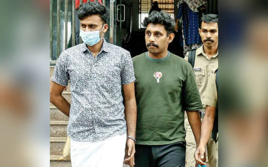 സിദ്ദീഖ് കൊലപാതകക്കേസിൽ പ്രതികളായ മുഹമ്മദ് ആഷിഖ്, ഷിബിലി എന്നിവരെ കോടതിയിൽ ഹാജരാക്കിയപ്പോൾ