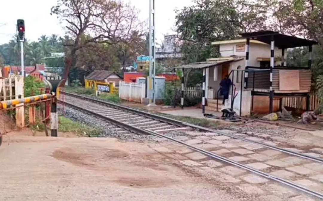 യുവതിക്കുനേരേ ആക്രമണം നടന്ന തെങ്കാശി പാവൂർസത്രം റെയിൽവേ ഗേറ്റ്