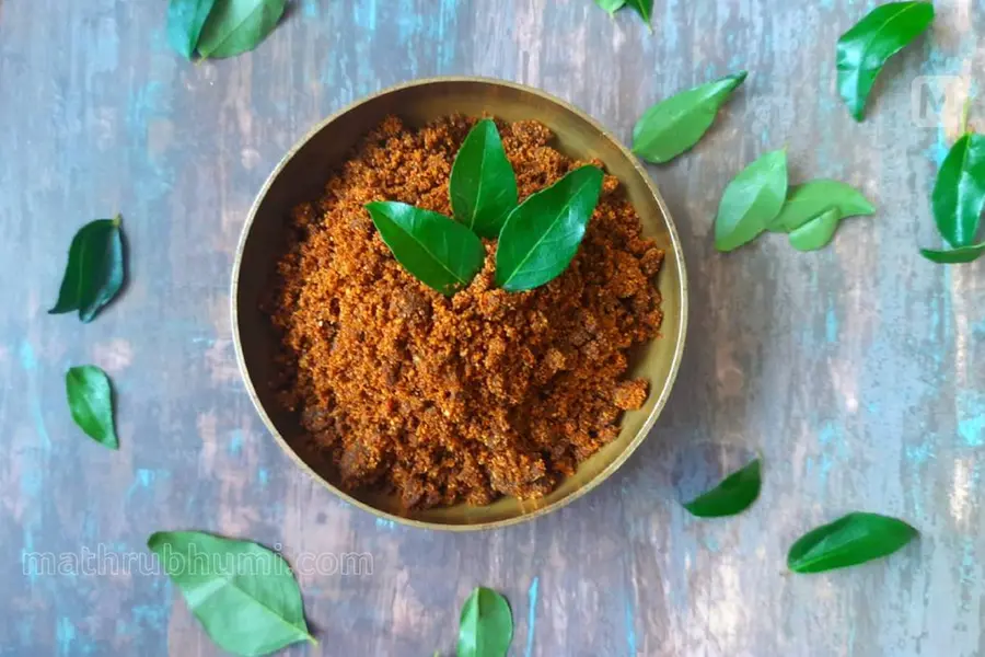 ചോറിനൊപ്പം തൊട്ടുകൂട്ടാൻ ഒരൽപം ചമ്മന്തിപ്പൊടിയും; കൊങ്കണി സ്റ്റൈൽ 'കർബേവാ ചട്ട്ണി'