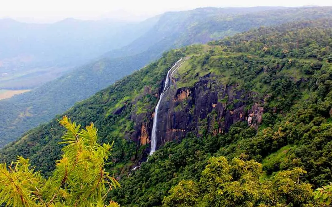 ചെല്ലാര്കോവില് അരുവിക്കുഴി വെള്ളച്ചാട്ടം