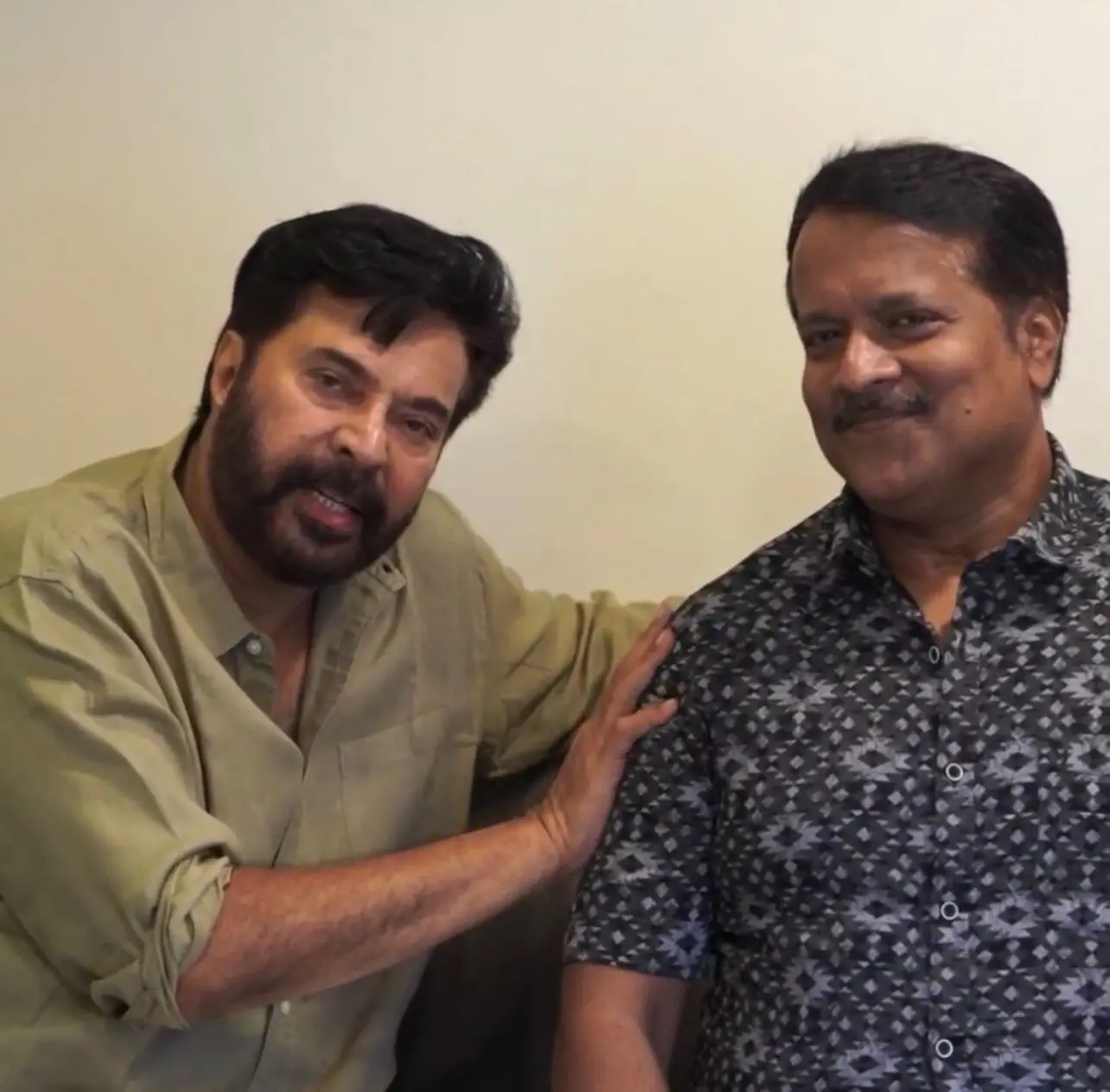മമ്മൂട്ടിയും പ്രാവ് എന്ന ചിത്രത്തിന്റെ നിർമാതാവ് തകഴി രാജശേഖരനും | ഫോട്ടോ: അറേഞ്ച്ഡ്