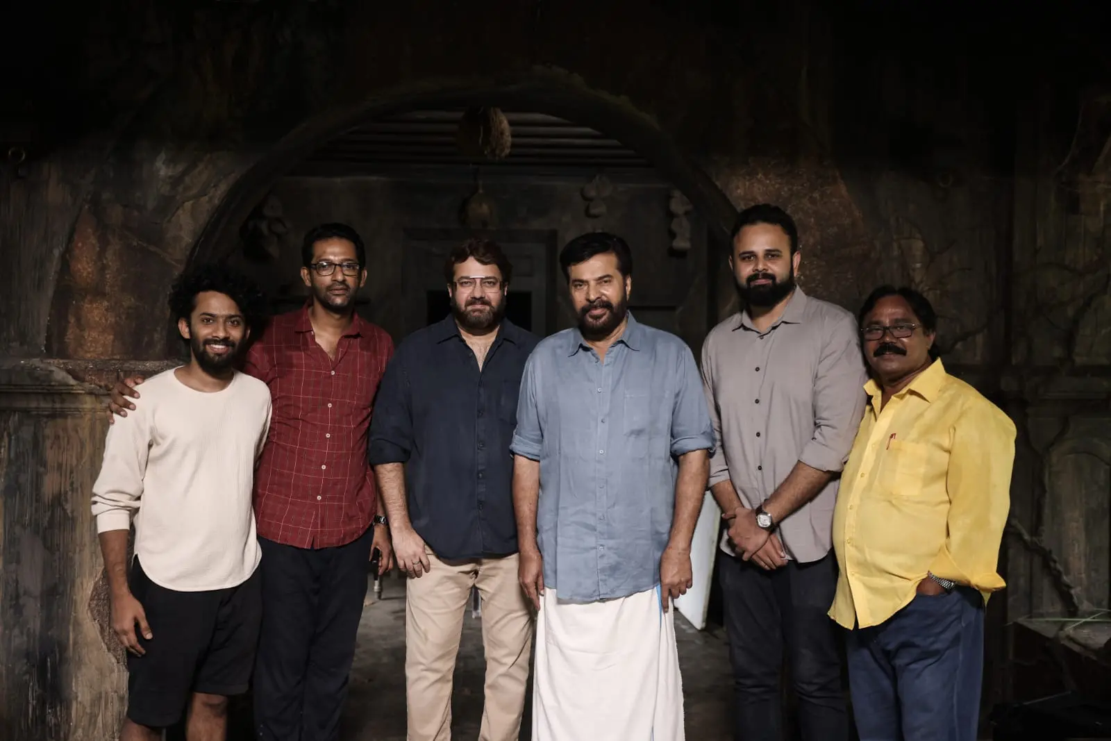 ലൊക്കേഷനിൽ നിന്നും