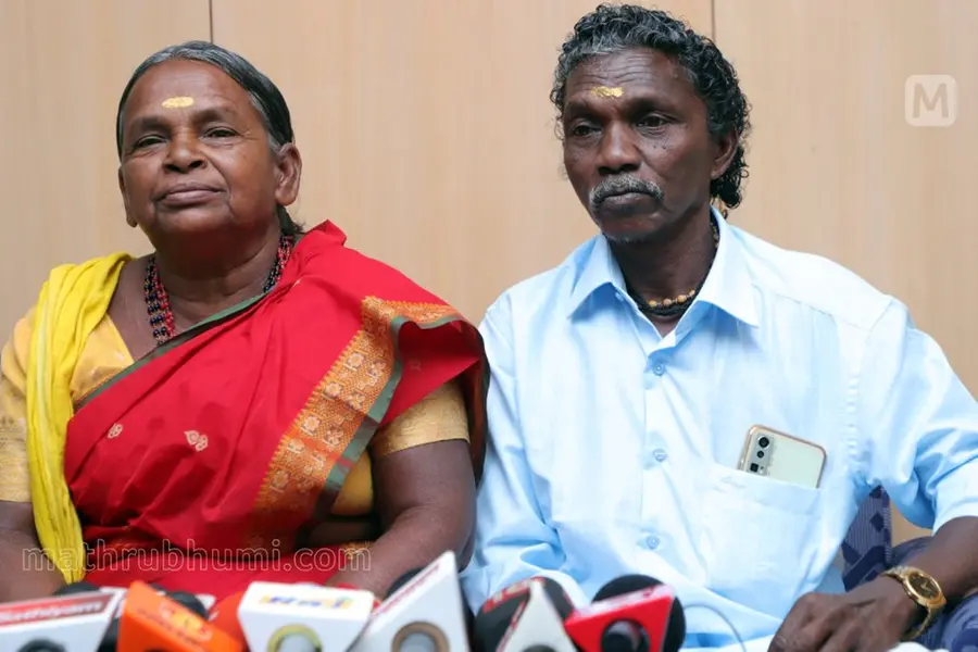 ഓസ്കർ ലഭിച്ചശേഷം അവരാകെ മാറി, ഞങ്ങളുടെ പണവും തിരികെ തന്നില്ല; ആരോപണങ്ങളുമായി ബൊമ്മനും ബെല്ലിയും