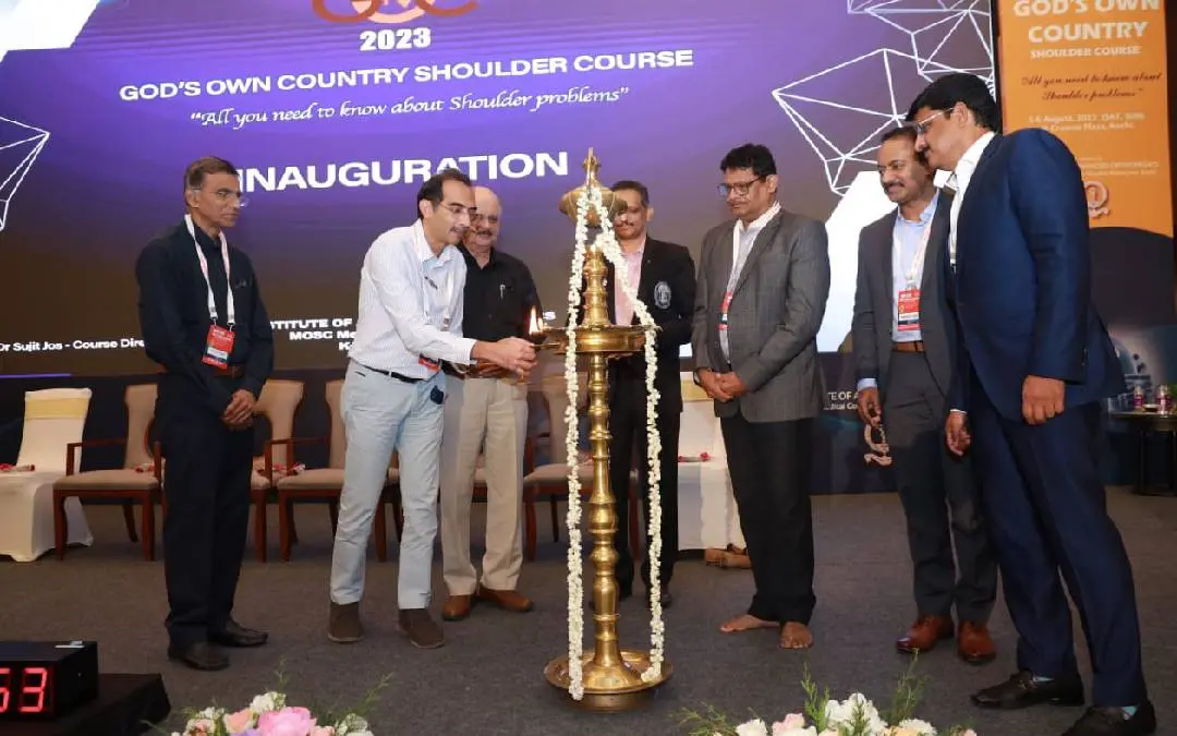 കൊച്ചിയില് നടന്ന ഓര്ത്തോപീഡിക് വിദഗ്ധരുടെ അന്താരാഷ്ട്ര സമ്മേളനം ഡോ. ആശിഷ് ബബുല്ക്കര് ഉദ്
ഘാടനം ചെയ്യുന്നു | Photo: Special Arrangements