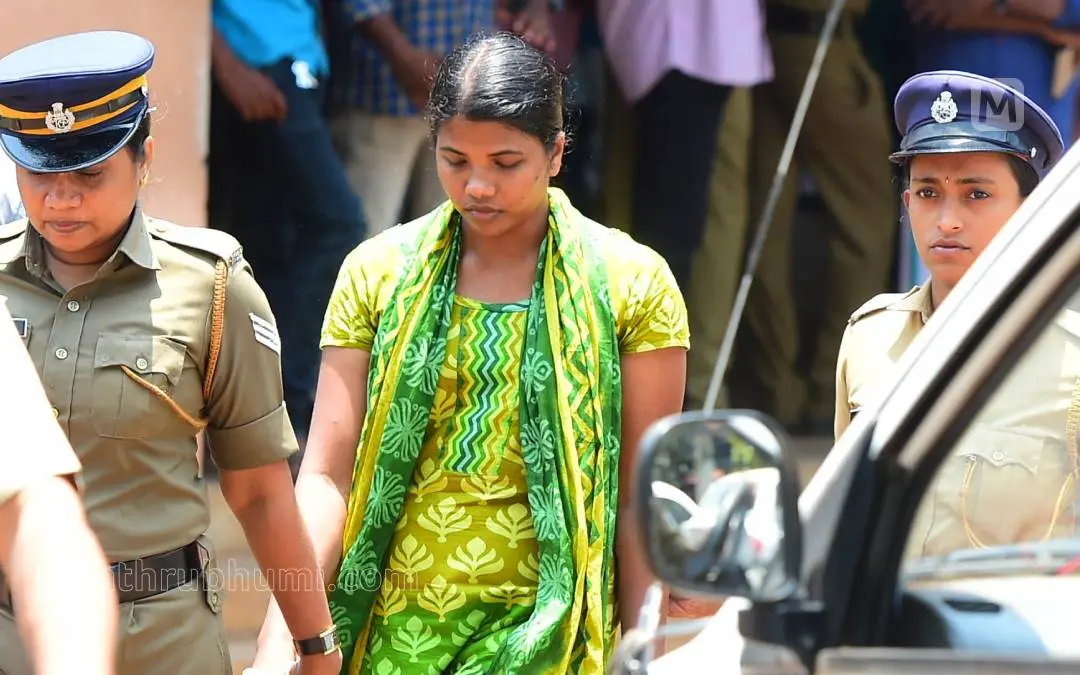 പിണറായി കൂട്ടക്കൊലക്കേസിലെ പ്രതി സൗമ്യ | ഫയല്ചിത്രം | ഫോട്ടോ: ലതീഷ് പൂവത്തൂര് \ മാതൃഭൂമി