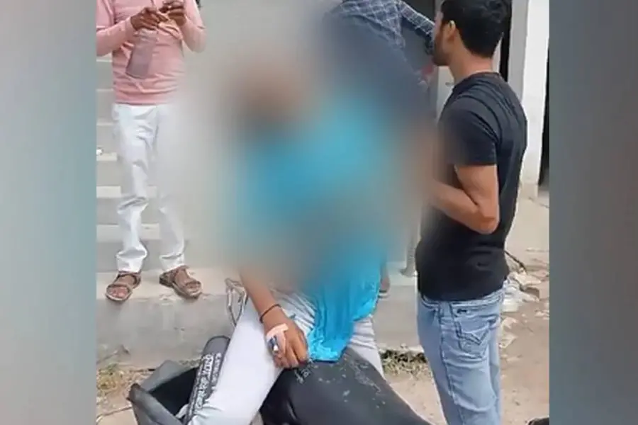 കുത്തിവെപ്പ് മാറിനല്കി: യു.പിയില് 17-കാരി മരിച്ചു; മൃതദേഹം ഉപേക്ഷിച്ച് ആശുപത്രി ജീവനക്കാര് മുങ്ങി