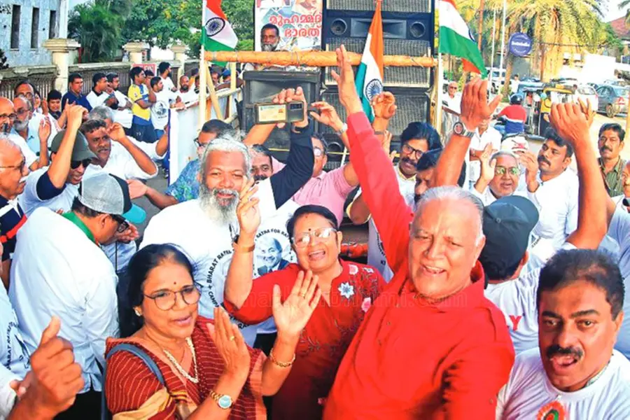 മരണാനന്തര ബഹുമതിയായി ഭാരതരത്നം നല്കണം; പാട്ടുവണ്ടിയുമായി റഫിയുടെ ആരാധകര്