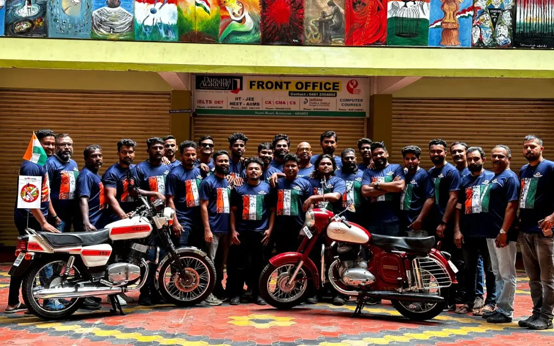 ബൈക്ക് റാലിയില് പങ്കെടുത്തവര്