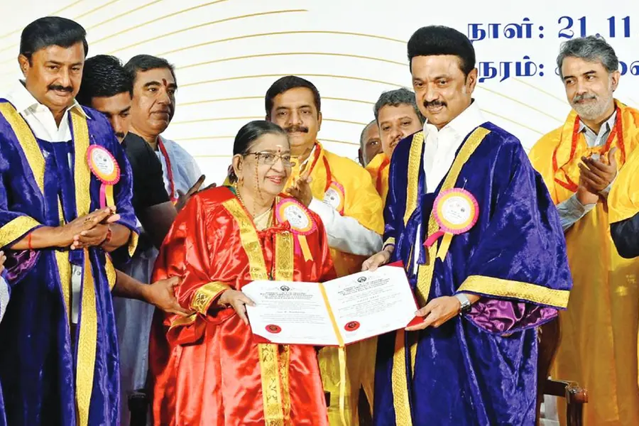 പി. സുശീലയ്ക്ക് തമിഴ്നാട് സർവകലാശാലാ ഡോക്ടറേറ്റ്