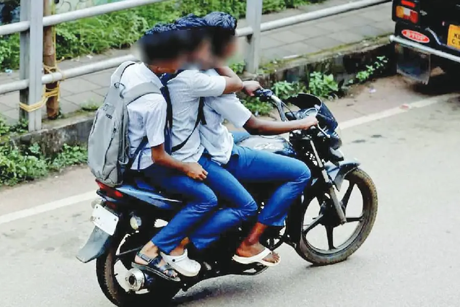 കുട്ടി ഡ്രൈവിങ്ങിന് ശിക്ഷ 3 വര്ഷം തടവും 25,000രൂപ പിഴയും;എന്നിട്ടും കുറയാതെ കുട്ടികളുടെ ഡ്രൈവിങ്ങ്