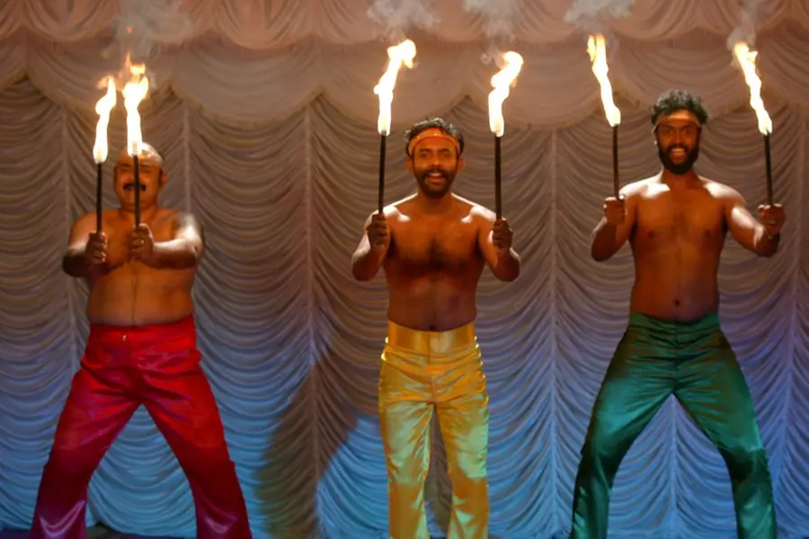 സ്റ്റെപ്പ് നന്നായാൽ കേരളം മൊത്തം ഞെട്ടും, ഇല്ലെങ്കിൽ സ്റ്റേജിന് തീയിട്ടോ; 'തീപ്പൊരി ബെന്നി'യുടെ ടീസർ