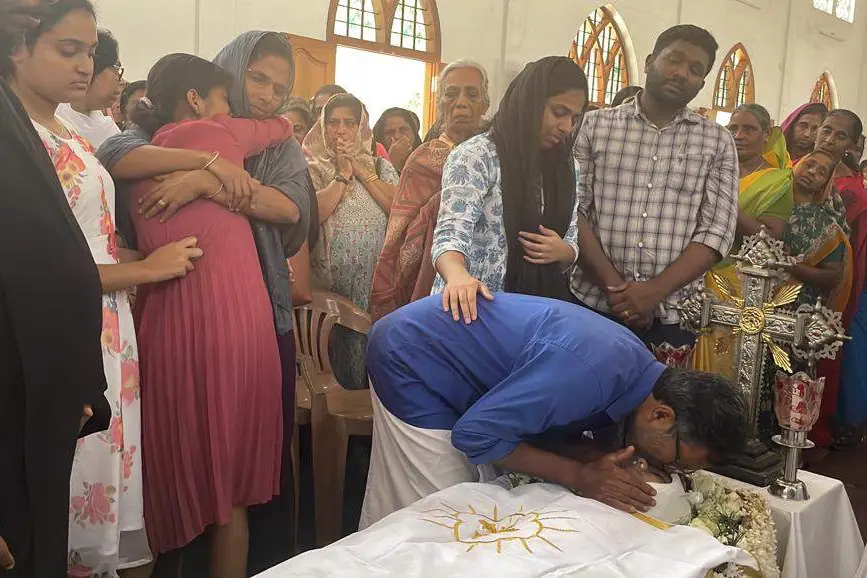 സാറയ്ക്ക് യാത്രാമൊഴി നല്കി പ്രിയപ്പെട്ടവര്; മൃതദേഹം സംസ്കരിച്ചു