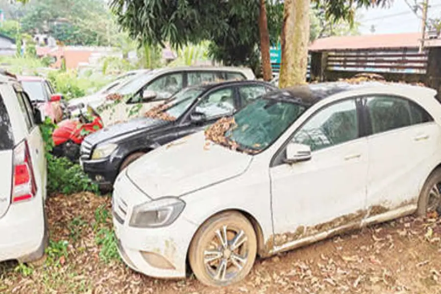 പോപ്പുലർ ഫിനാൻസ് തട്ടിപ്പ്: രണ്ട് ബെൻസ് കാറുകൾ, കണ്ടെയ്‌നർ ലോറി; ആക്രിയായത് അഞ്ചുകോടിയുടെ വാഹനങ്ങൾ