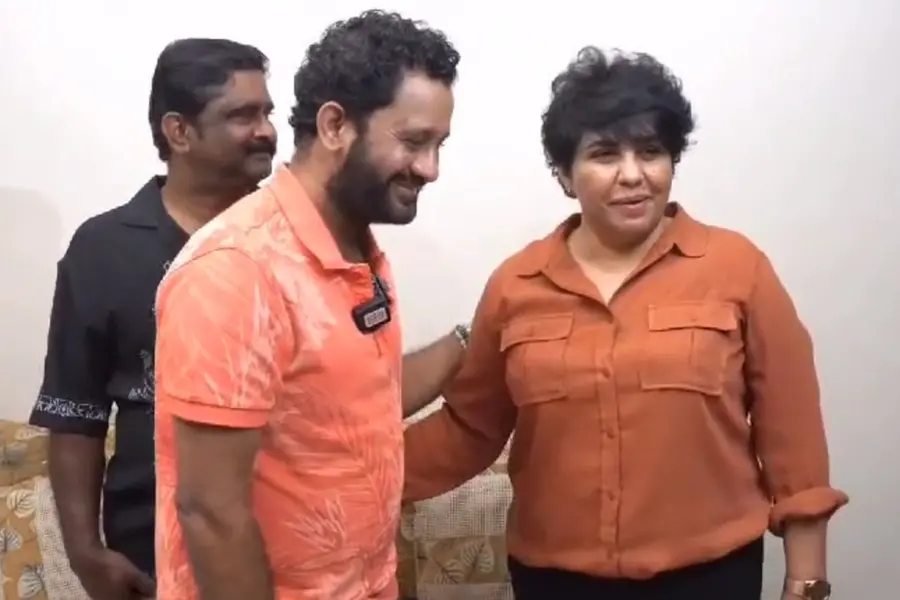 റസൂൽ പൂക്കുട്ടിയുടെ 'ഒറ്റ' കണ്ടു; പിന്നാലെ സംവിധായകനെ കാണാനെത്തി ആരാധിക