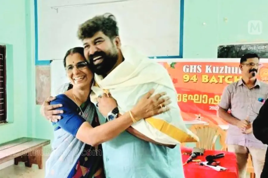 ആ പ്രോബ്ലവും ഉത്തരം ബോർഡിലെഴുതിയതിനുശേഷമുള്ള ജോജുവിന്റെ അഭിനയവും; ഓർമയുമായി പ്രിയ അധ്യാപിക