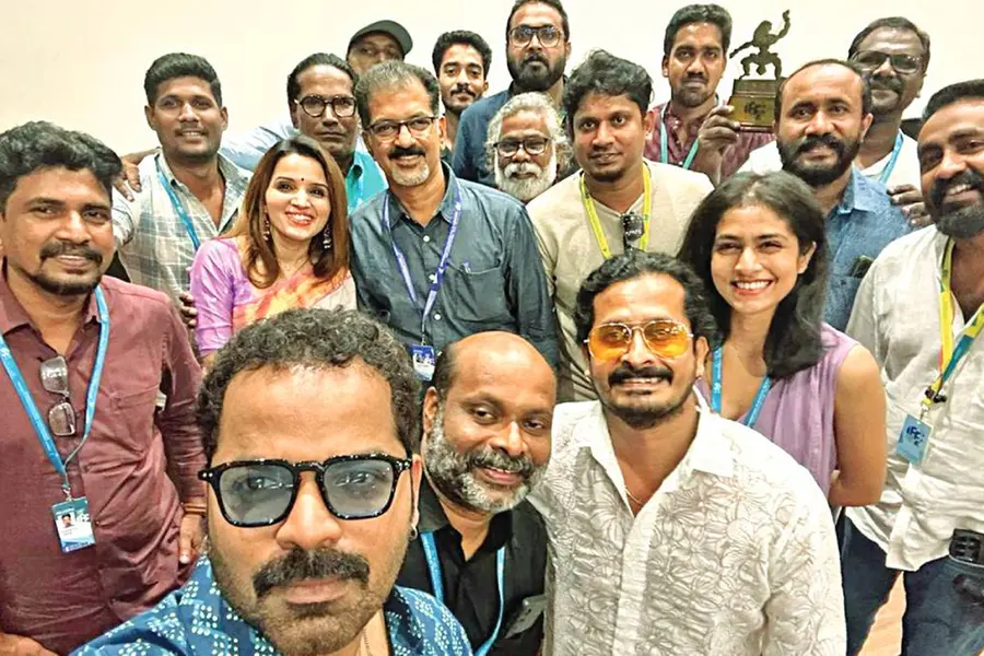 'കർണഭാരം' ചുമന്നവരുടെ ഒത്തുചേരൽ; ഇത് ചലച്ചിത്രമേളകളിൽ മലയാളത്തിന്റെ തിളക്കമായ 'ആട്ടം' ഉണ്ടായ കഥ