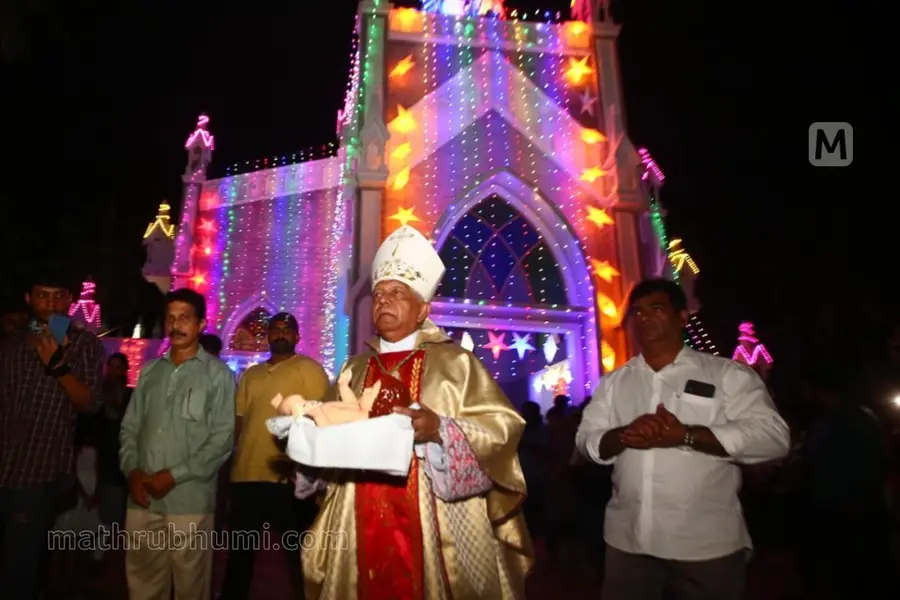 സമാധാനത്തിന്റെ സന്ദേശവുമായി ഇന്ന് ക്രിസ്മസ്