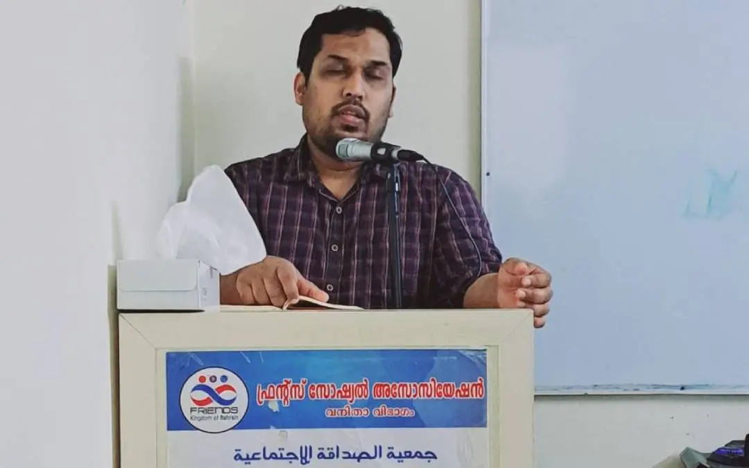 യൂനുസ് സലീം പ്രഭാഷണം നിര്വഹിക്കുന്നു