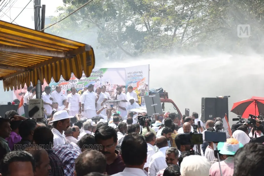 തിരുവനന്തപുരത്ത് കോൺഗ്രസിന്റെ ഡി.ജി.പി. ഓഫീസ് മാർച്ചിൽ നിന്ന് | ഫോട്ടോ: എസ്. ശ്രീകേഷ് / മാതൃഭൂമി